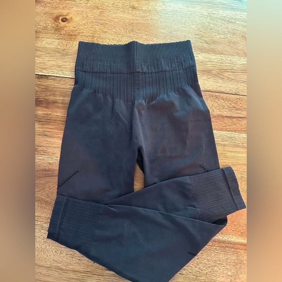 BUNDLE!🔥  Nike  Fabletics    alo    Target - Picture 3 of 5